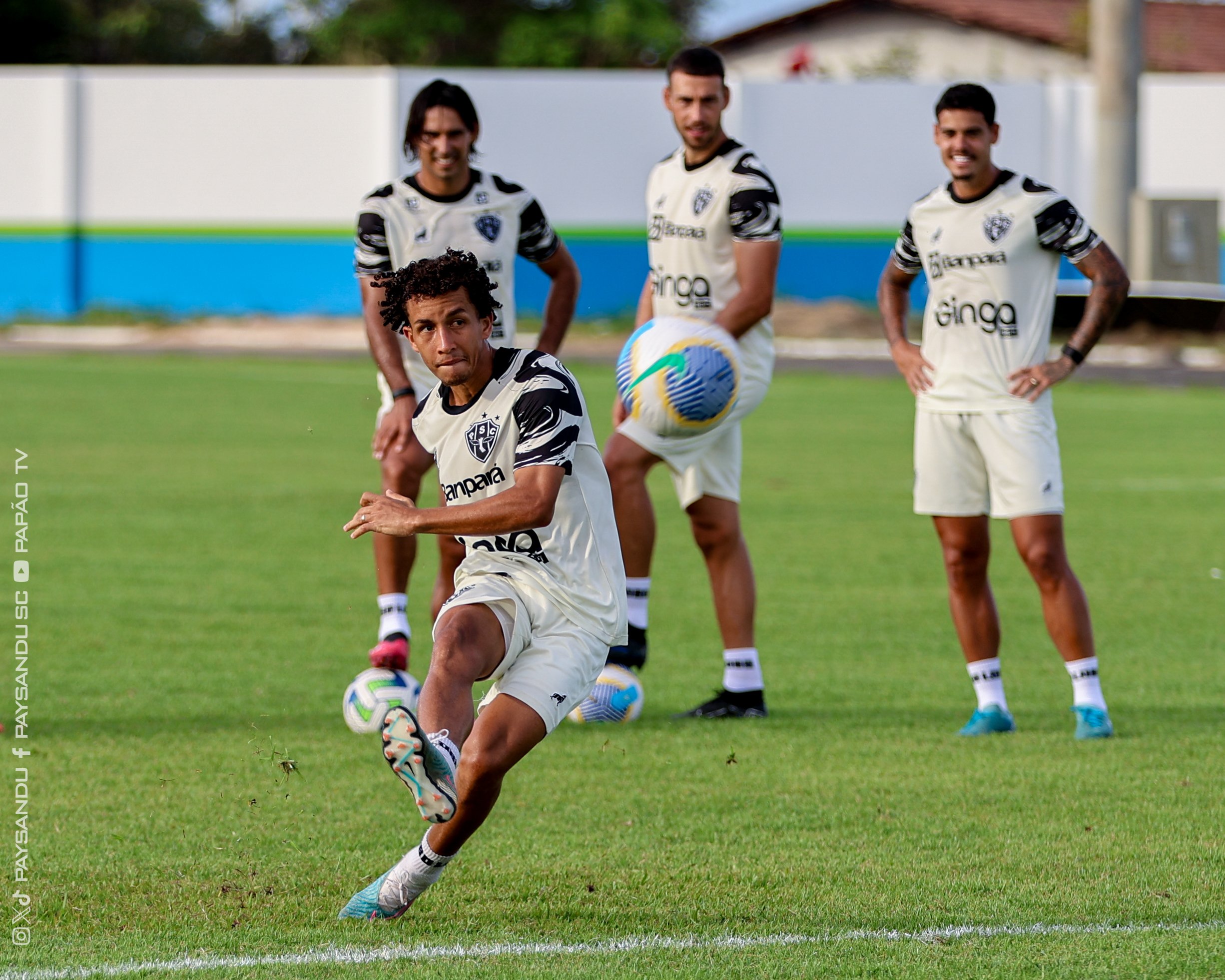 Juninho durante treinamento do Paysandu em Boa Vista (RR)