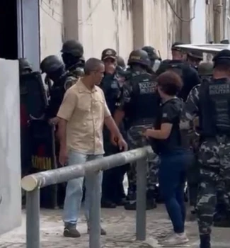 Imagem - Criminoso se rende e liberta refém dentro de igreja na Pedreira, em Belém