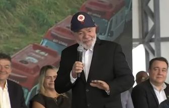 'Alguém está sacaneando as galinhas', diz Lula sobre preço alto do ovo