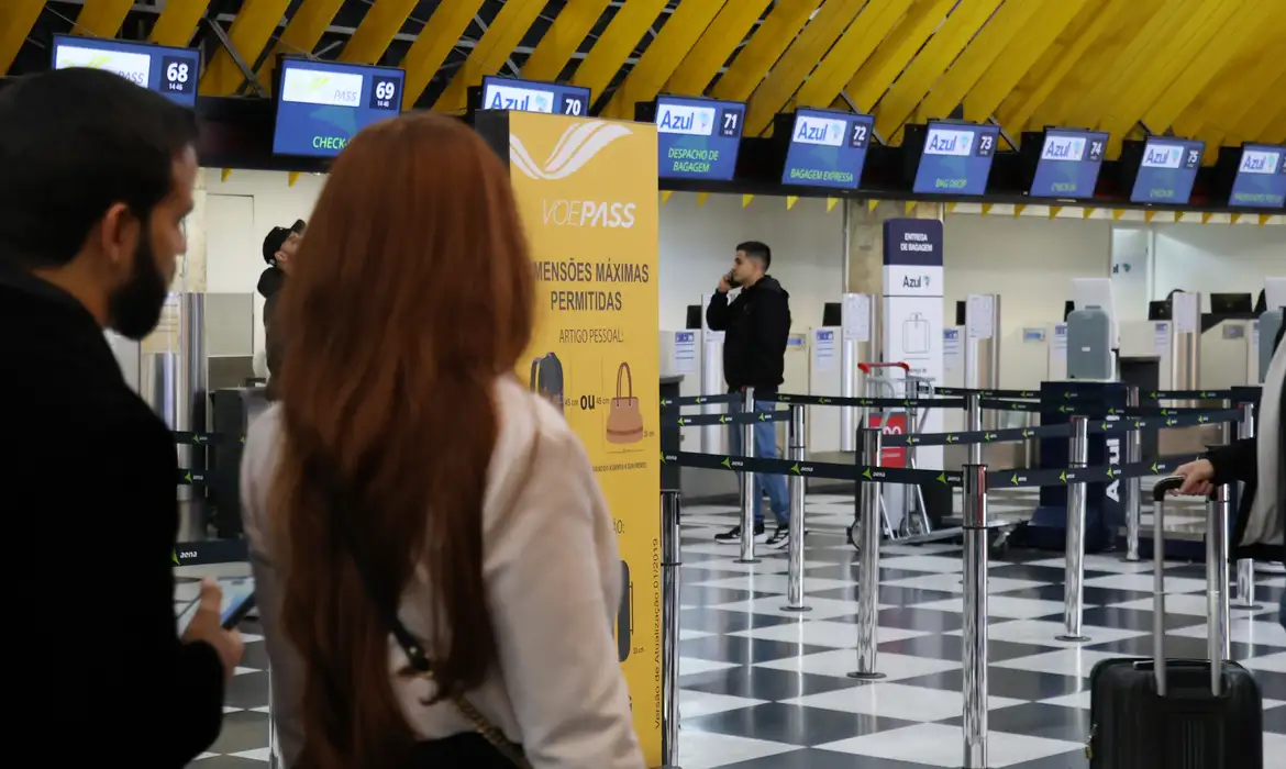 Apenas a Azul está operando regularmente voos no local, o que limita as opções dos passageiros.