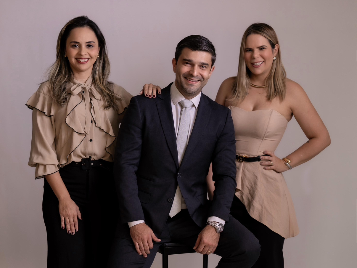 Os sócios do escritório Aguilar Advogados Associados, Cristyane Deprá, Daniel Aguilar e Jhayanne Aguilar