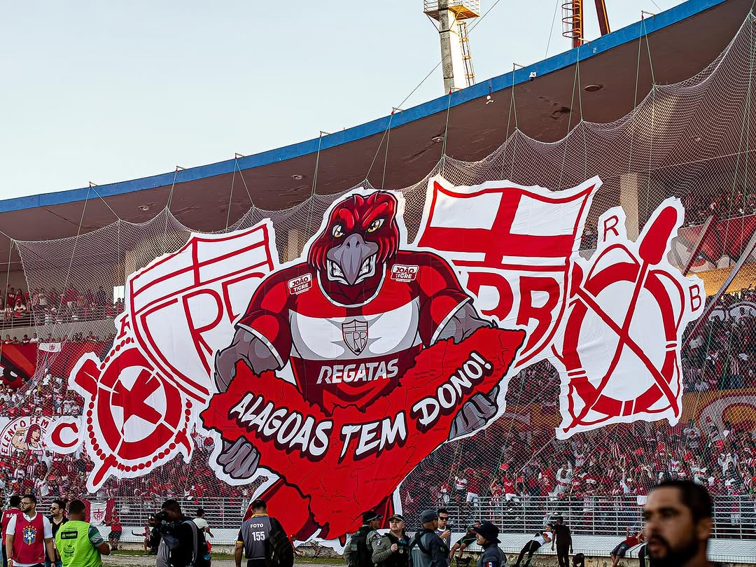 Torcida lotou o Estádio Rei Pelé. 