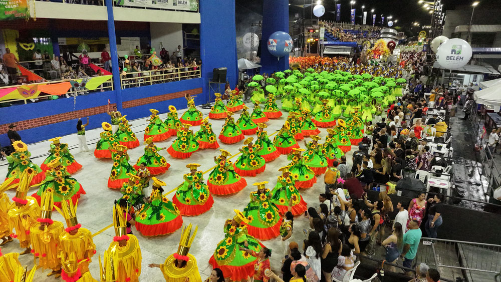 Imagem - Veja como foi a segunda noite dos desfiles das escolas de samba do Grupo Especial de Belém