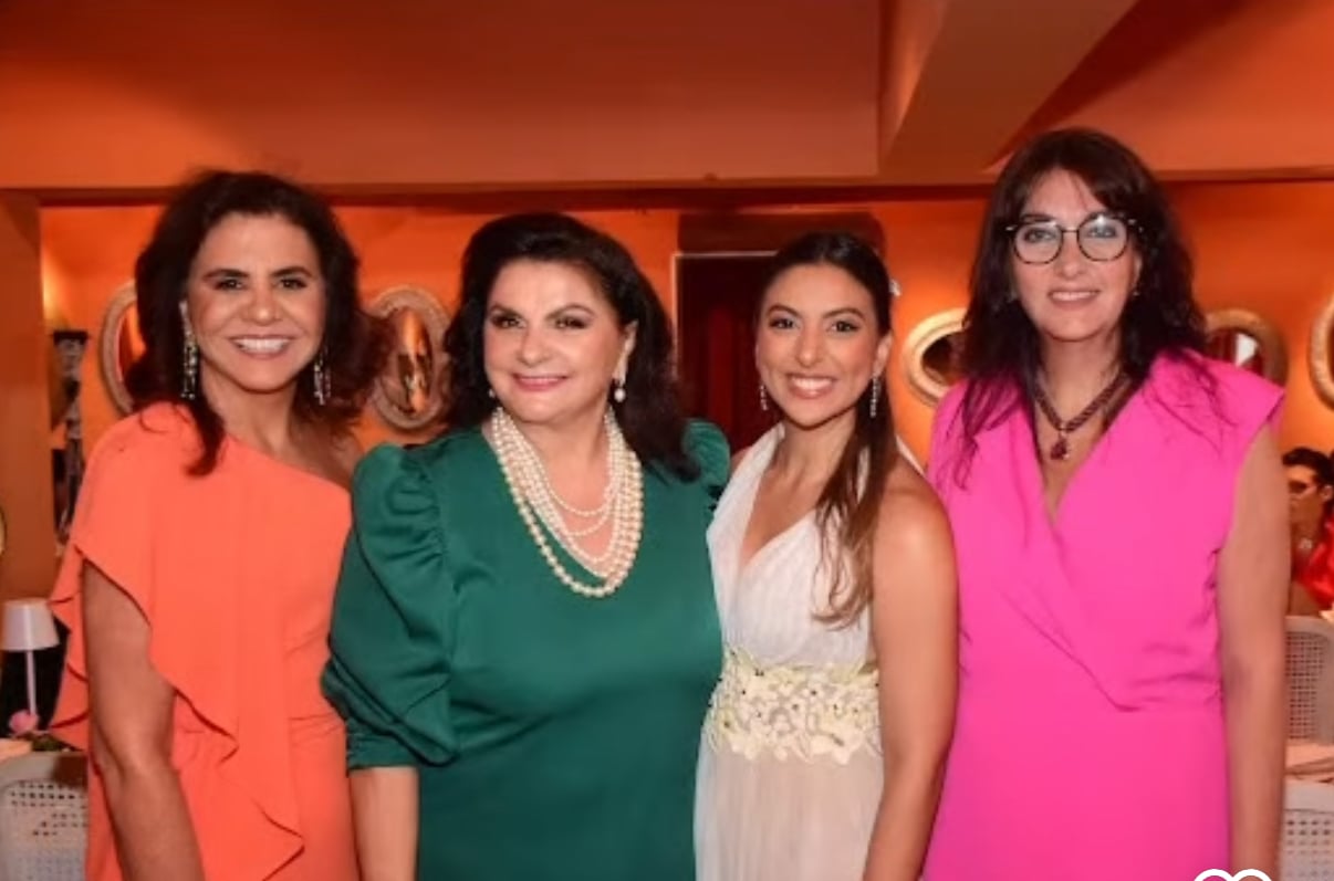 Carmen do Carmo, mãe do noivo, Telma Guerreiro, Letícia Corrêa e Kathia Novellino