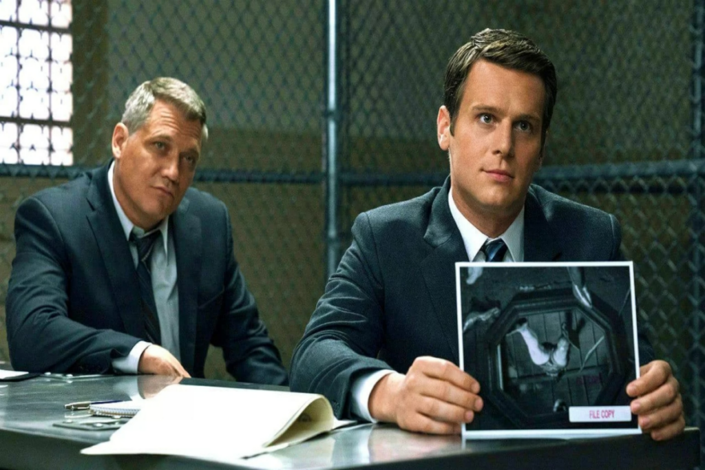 Em &#8220;Mindhunter&#8221;, Holden, Bill e Wendy tentam desvendar o que está por trás das mentes de criminosos para prever e evitar novos assassinatos (Imagem: Reprodução digital | Netflix)