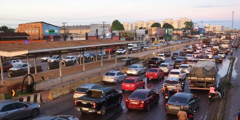 Esta terça-feira (18), iniciou com trânsito lento na Rodovia BR 316.