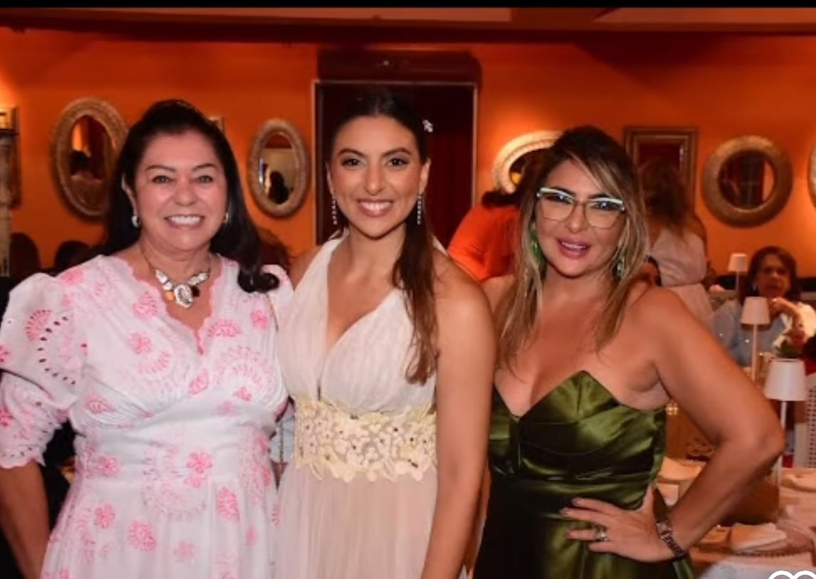 Marthinha Rebelo com Letícia e Naiara Correa