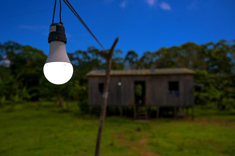 Programa Luz para Todos objetivo levar energia elétrica para comunidades distantes