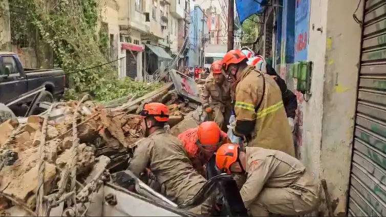 Imagem - Desabamento de casarão causa uma morte no centro do Rio