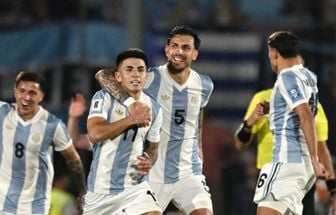 Argentina vence o Uruguai e fica a um empate da Copa do Mundo