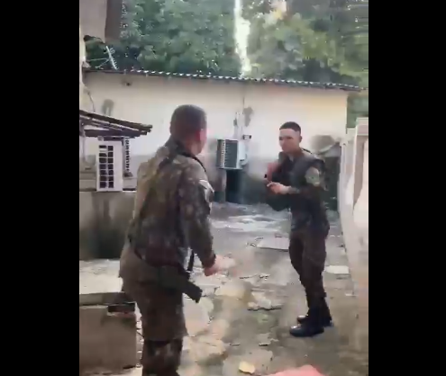 Imagem - Vídeo: soldados trocam socos na área do Hospital Geral do Exército em Belém