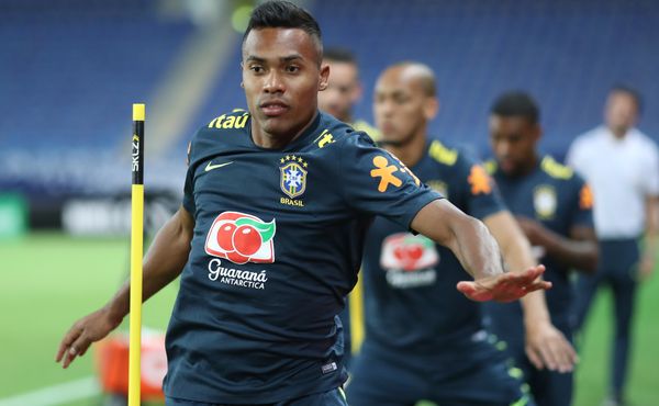 Alex Sandro confia em boa apresentação da Seleção contra a Argentina: 'será especial'