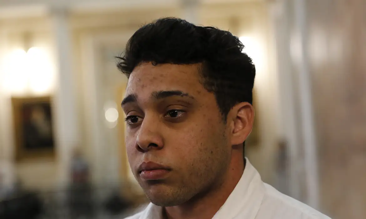 Imagem - Ex-vereador Gabriel Monteiro é solto da prisão por determinação da Justiça