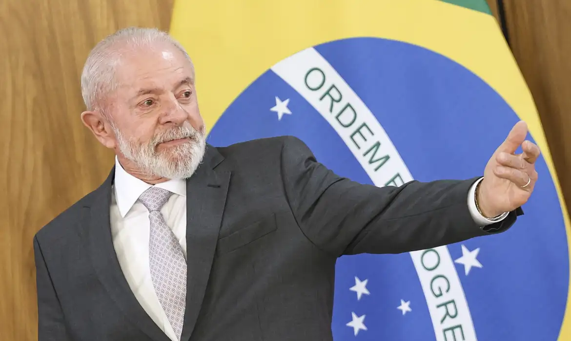 Imagem - Em busca de acordos, Lula e autoridades embarcam para Ásia