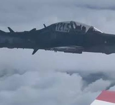 Imagem - Vídeo: piloto grava abordagem da FAB: 'rezar para não meterem bala'