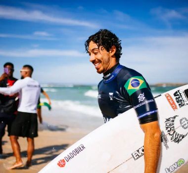 Imagem - Yago Dora supera Ítalo Ferreira em final brasileira e conquista a etapa de Peniche no surfe