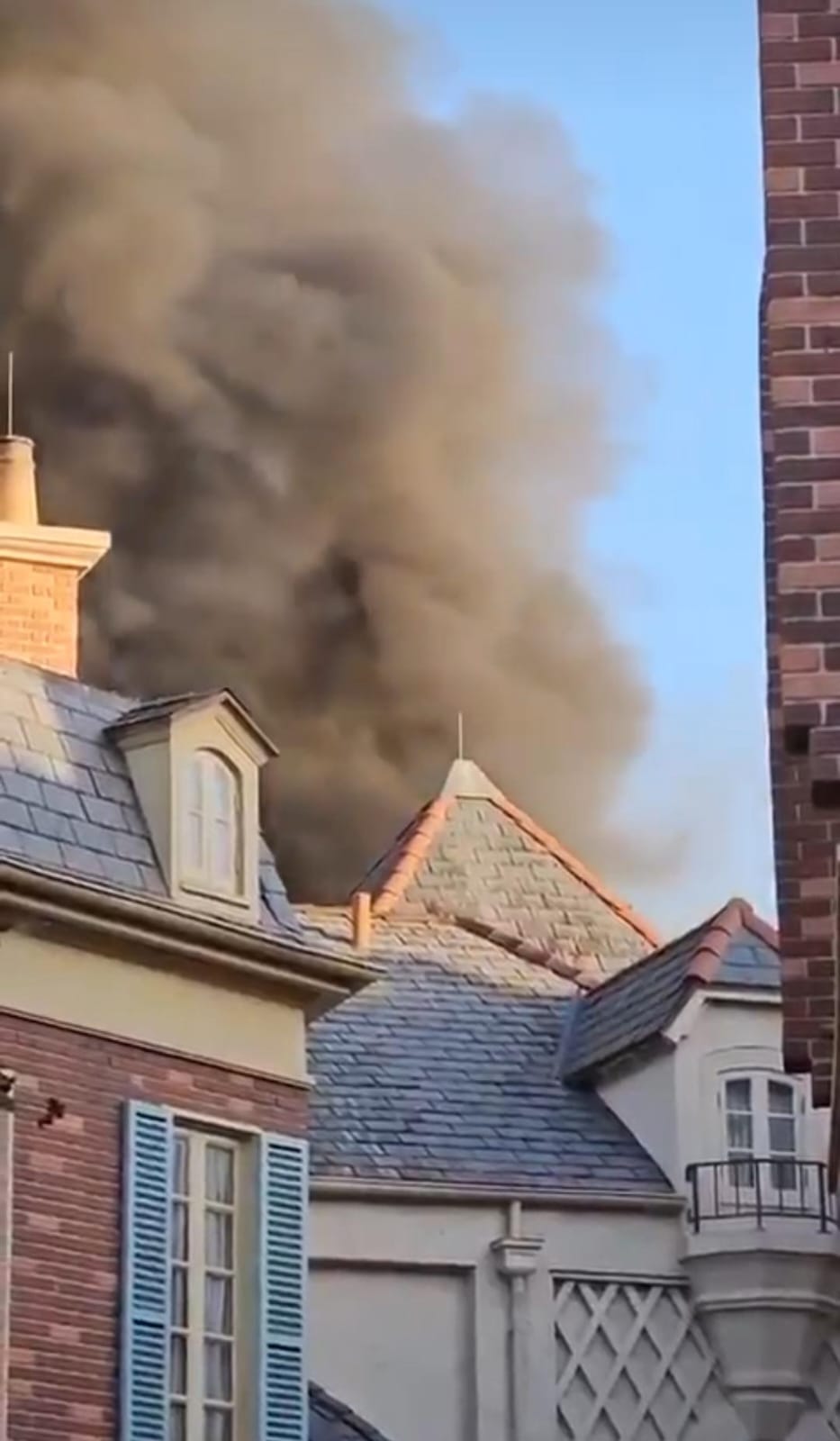 Imagem - Incêndio atinge parque temático da Disney, em Orlando, nos EUA