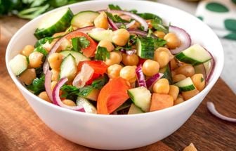 7 saladas leves e nutritivas para começar bem a semana