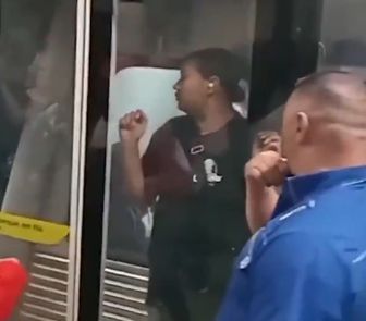 Imagem - Vídeo: mulher fica presa entre porta e vagão no Metrô na estação Vila Prudente, em São Paulo