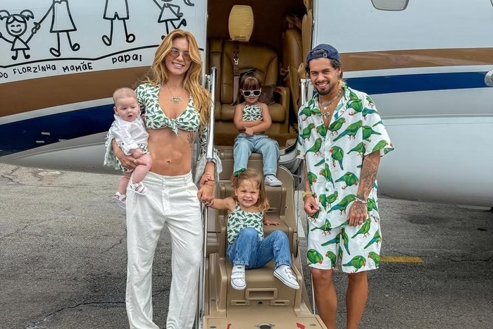 A influencer Virginia Fonseca mostrou o prefixo da aeronave no pelo Instagram. Ela presenteou Zé Felipe com um jatinho em 2023