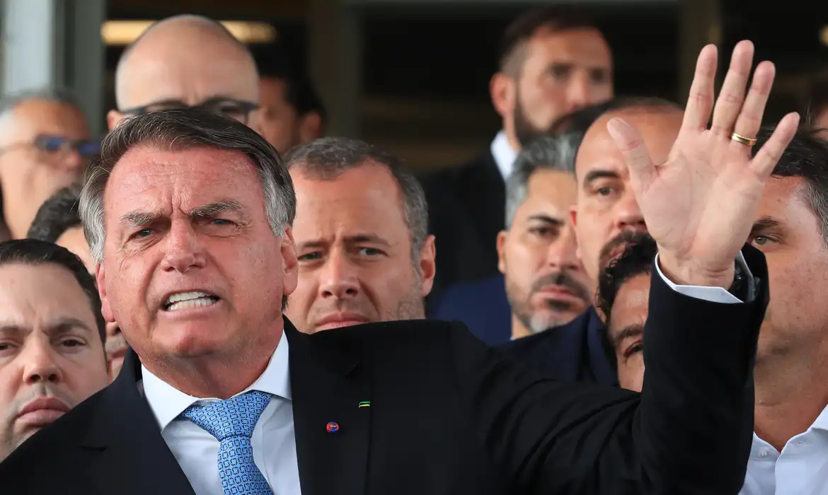 Imagem - Após virar réu, Bolsonaro nega decreto de golpe de Estado