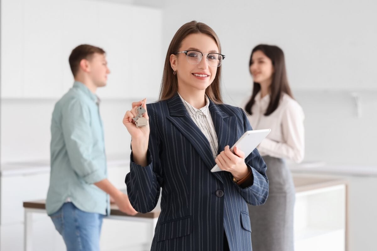 As mulheres estão cada vez mais presentes no mercado imobiliário (Imagem: Pixel-Shot | Shutterstock)
