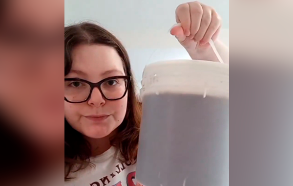 Imagem - Jovem pede potinho de feijão e avó presenteia com balde cheio; assista