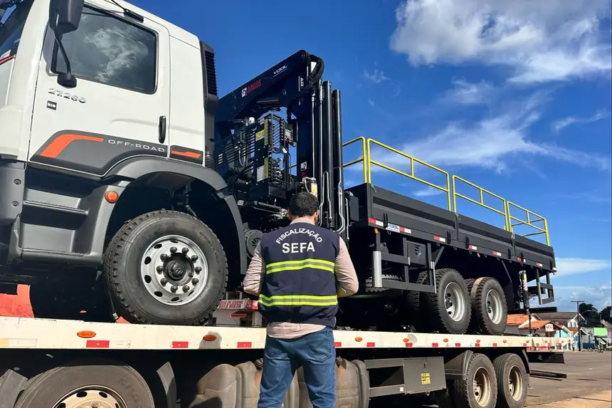 Imagem - Sefa apreende guincho, soja, caminhões, máquinas e celulares