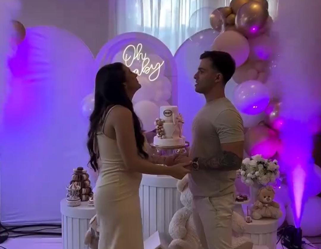 Imagem - Casal faz chá revelação e cor confunde homem daltônico; assista