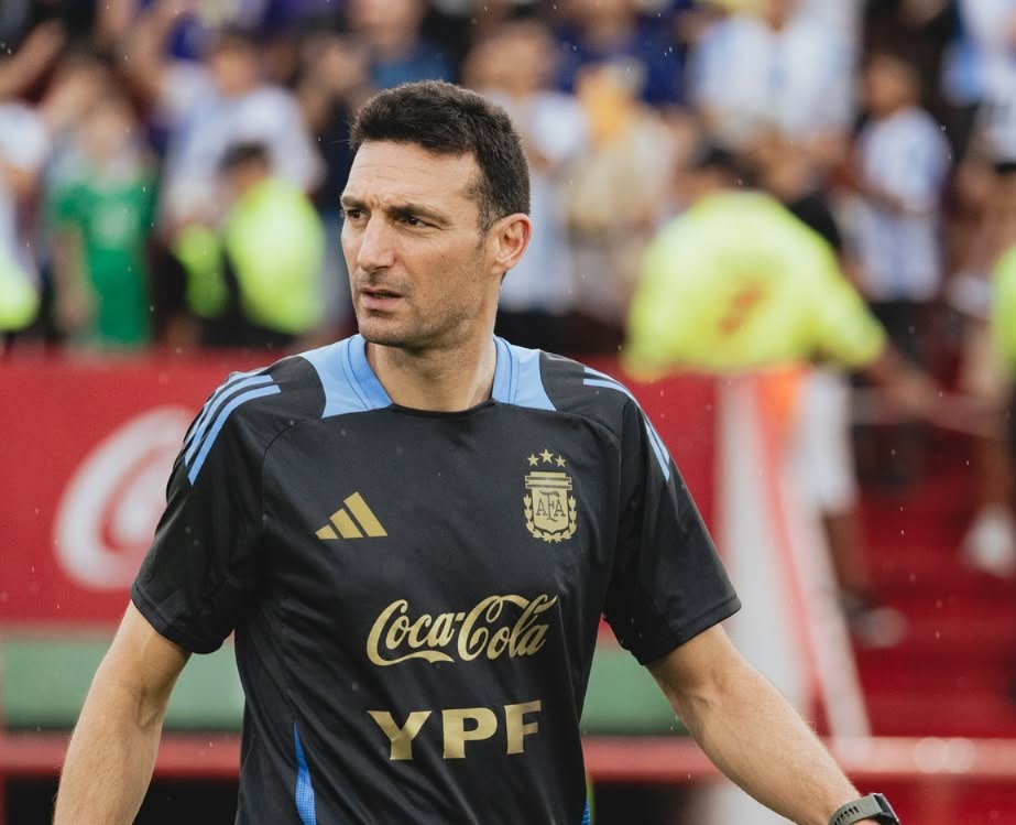 Imagem - Técnico da Argentina se emociona com jornalista com paralisia cerebral