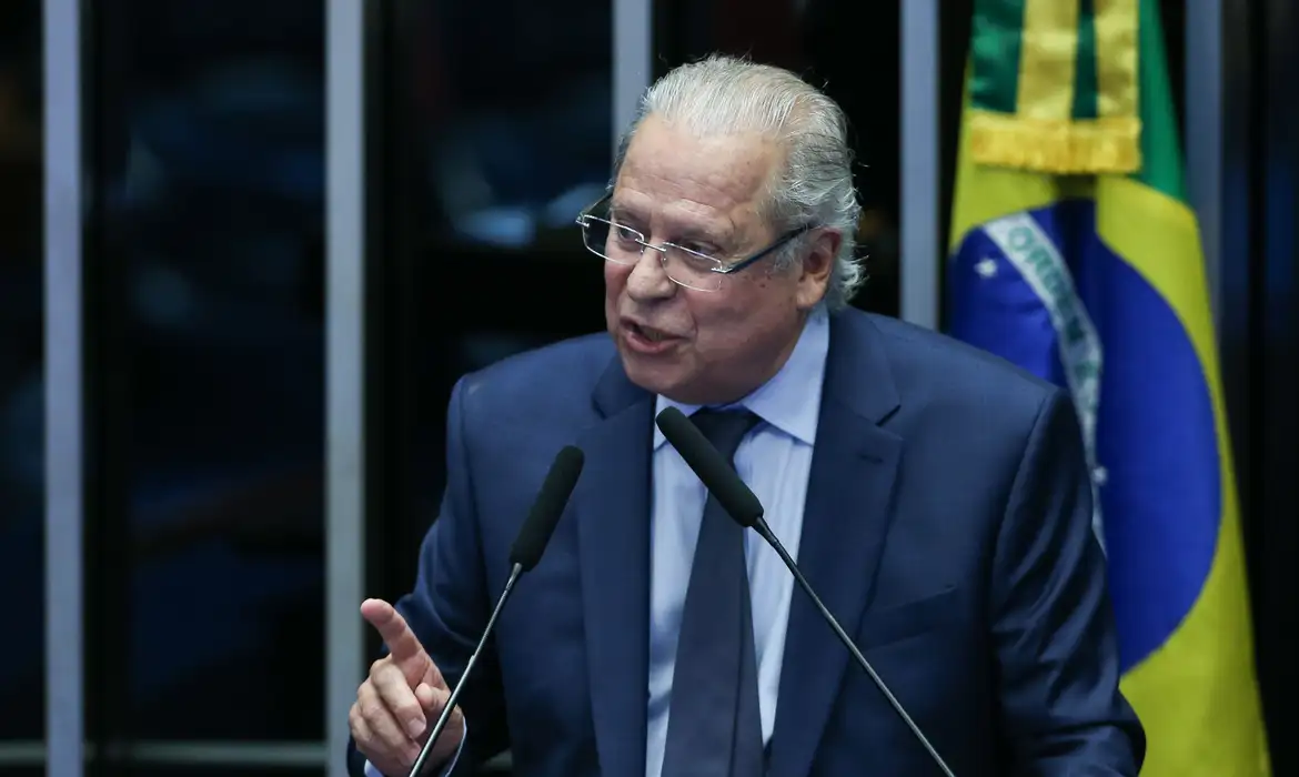 Imagem - José Dirceu diz que a esquerda precisa 'despertar' para as eleições