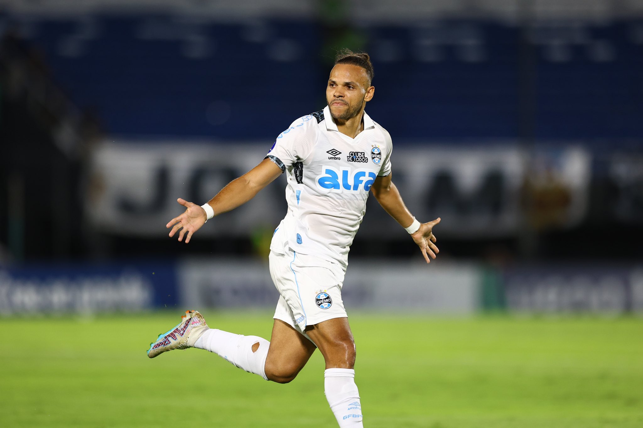 Imagem - Grêmio vence na estreia da Sul-Americana em jogo sofrido contra o Sportivo Luqueño