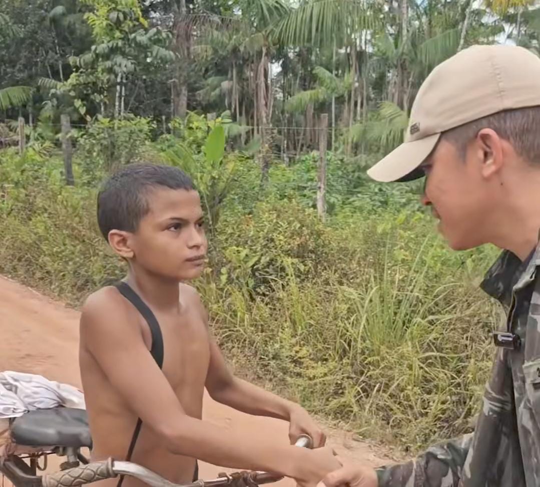Imagem - Garoto que vendia pastéis em Abaetetuba emociona após influenciador comprar todos e iniciar vaquinha virtual