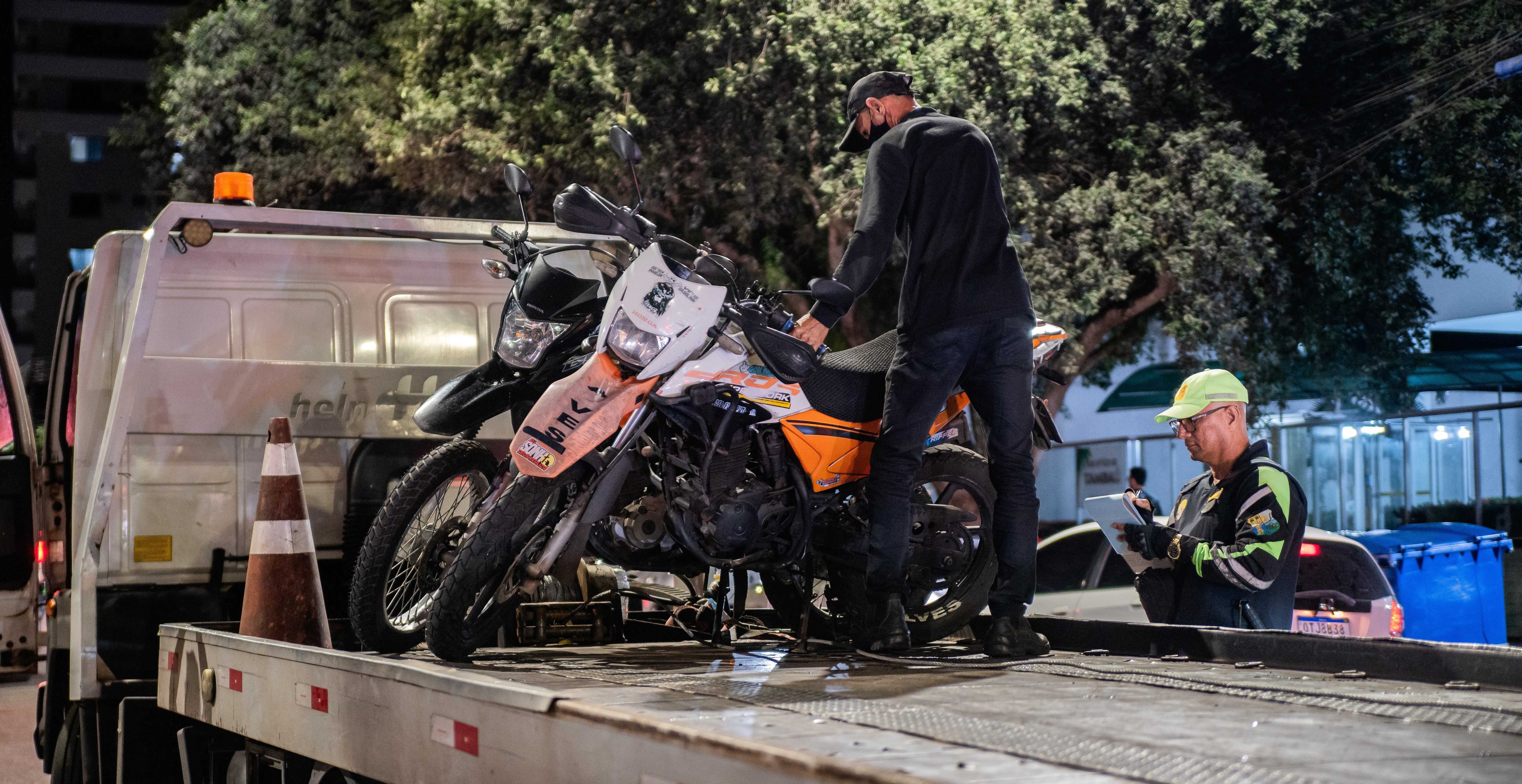 Imagem - Ação da Prefeitura retira 44 veículos irregulares das ruas da Pedreira, em Belém