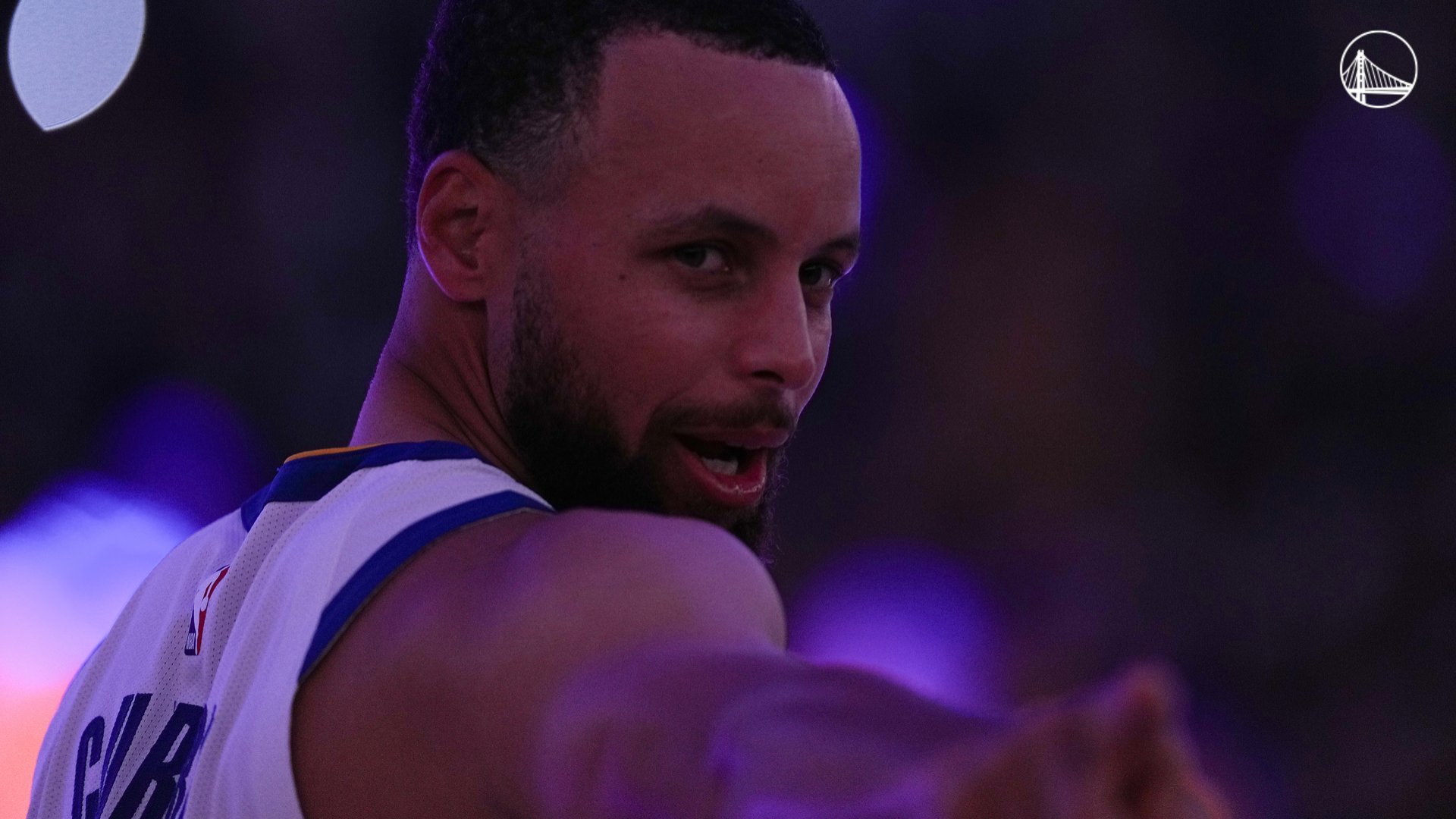 Curry foi o cestinha da partida - 