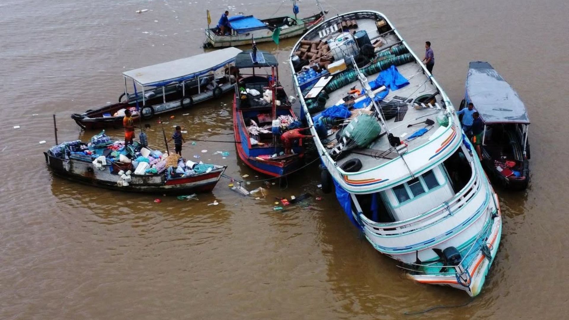 Imagem - Barco com cerca de 60 passageiros naufraga no Marajó; vítimas foram resgatadas com apoio de barqueiros