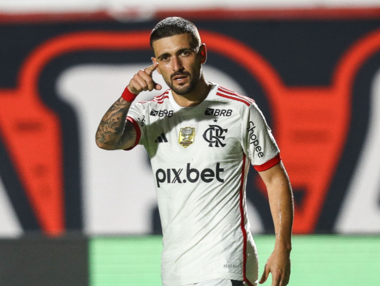 Imagem - Flamengo vence o Vitória fora de casa pelo Brasileirão