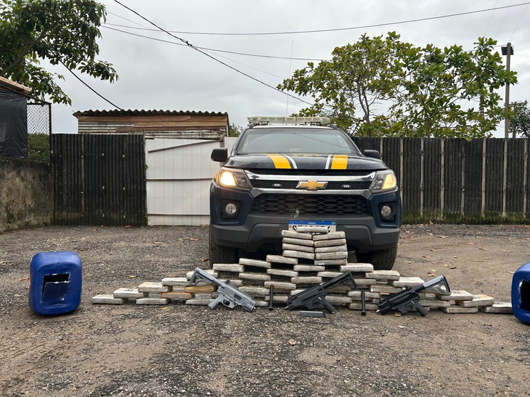 Imagem - 53 kg de skunk e três fuzis artesanais fabricados em impressora 3D são apreendidos na BR-316, em Benevides, no Pará