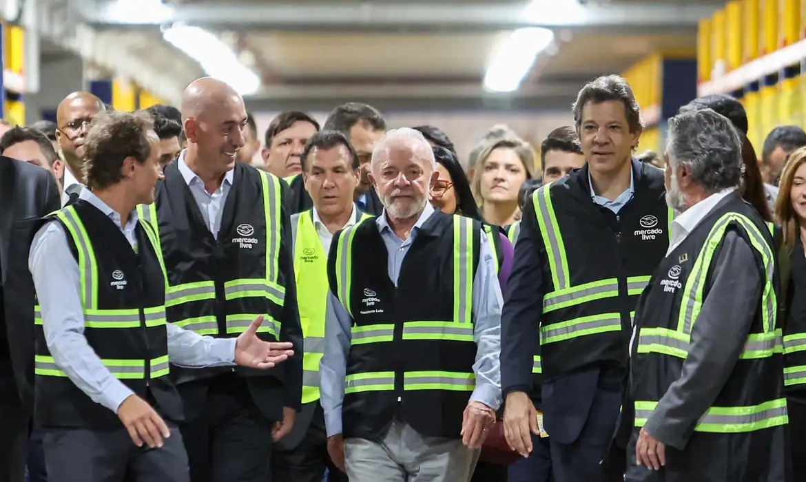 Imagem - Brasil tem reservas para enfrentar decisões de Trump, diz Lula