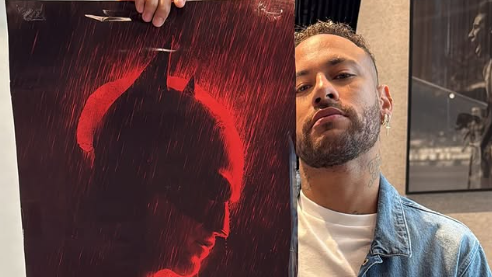 Imagem - Neymar rebate críticas de Craque Neto com postagens de 'Batman' na rede social; veja