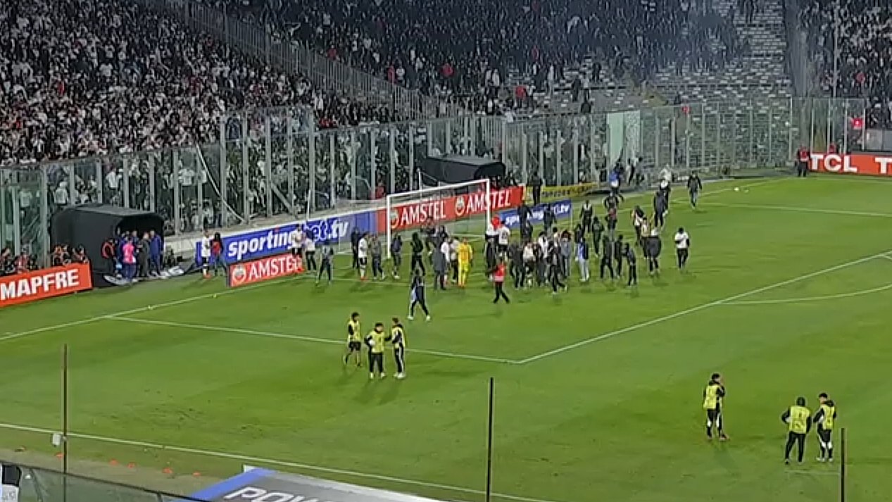 Imagem - Conmebol cancela Colo-Colo x Fortaleza após confusão e mortes de torcedores