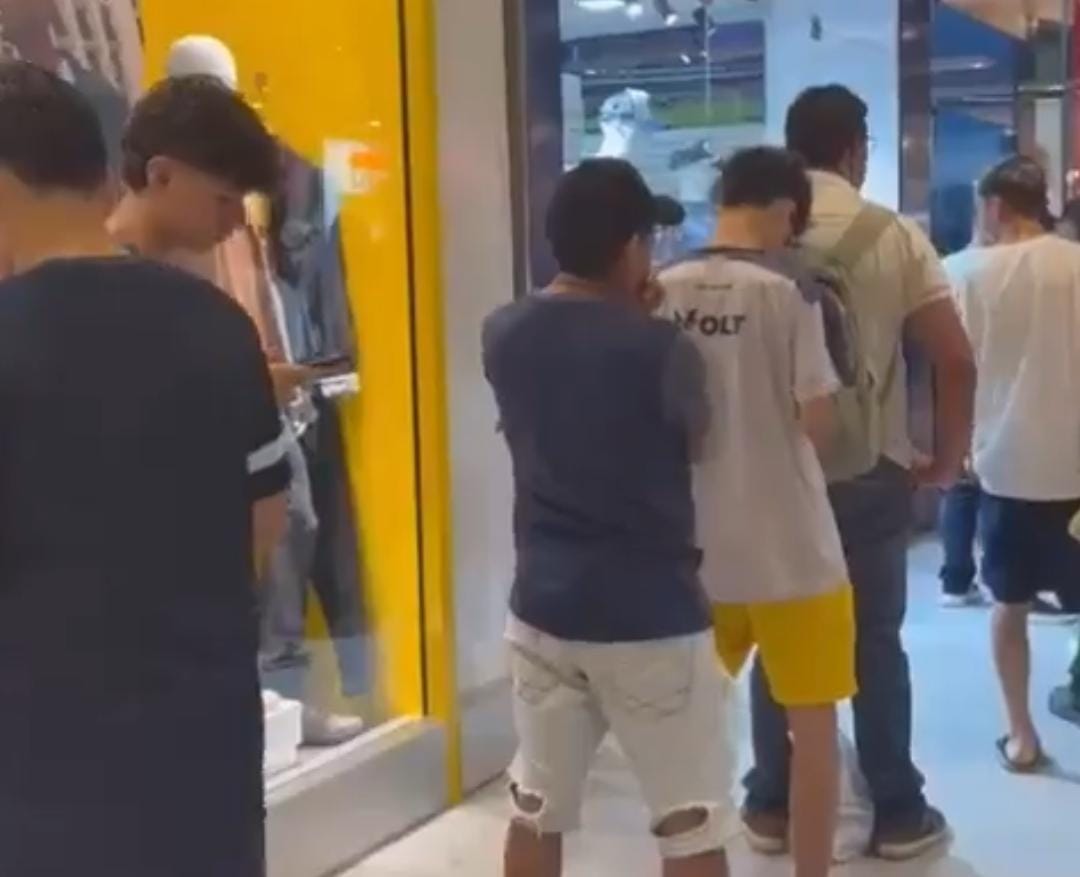 Imagem - Torcedores do Remo formam longas filas em busca de ingresso para estreia em casa na Série B