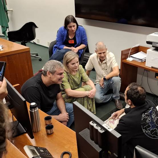 Imagem - Ministros do governo Lula visitam Glauber Durante quarto dia de greve de fome
