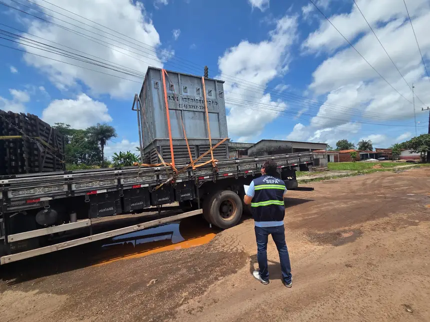 Imagem - Sefa apreende mais de 13 mil garrafas de bebidas alcóolicas e máquina condensadora