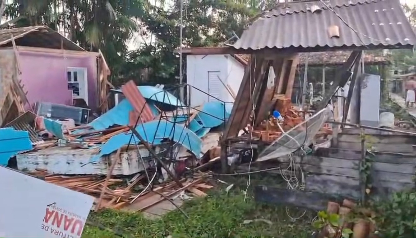 Imagem - Vídeo: caixa d’água desaba e destrói parcialmente uma casa em Muaná, no Pará