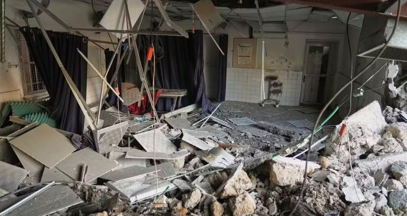 Imagem - Israel destrói parte do último hospital em funcionamento em Gaza