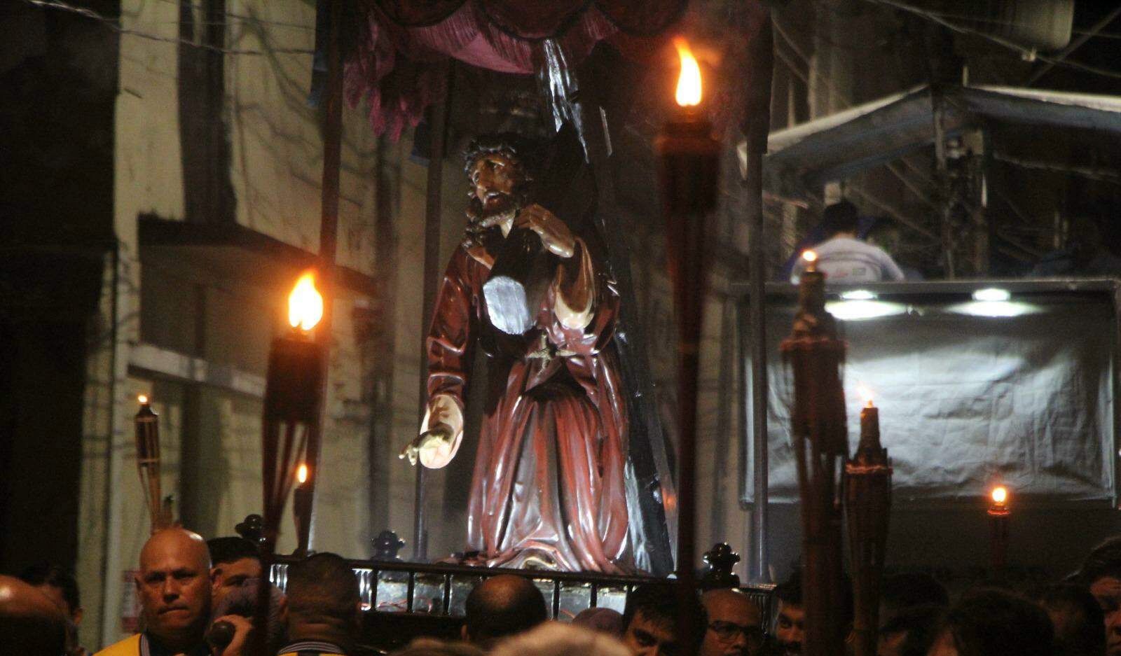 Imagem - Procissão do Senhor dos Passos reúne fiéis nas ruas de Belém; assista