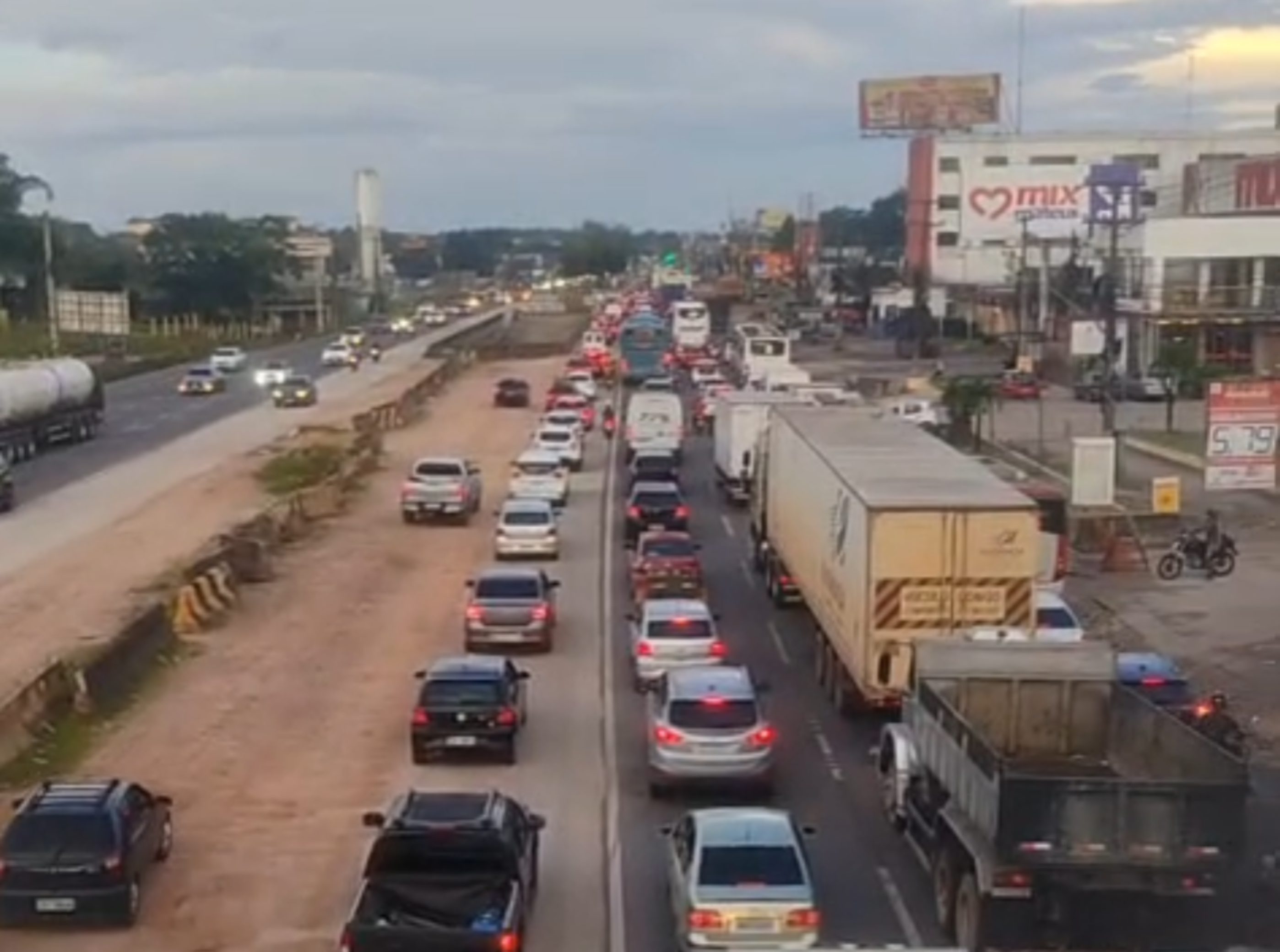 Imagem - Vídeo: trânsito na BR-316, na Grande Belém, registra engarrafamento no final da tarde de hoje