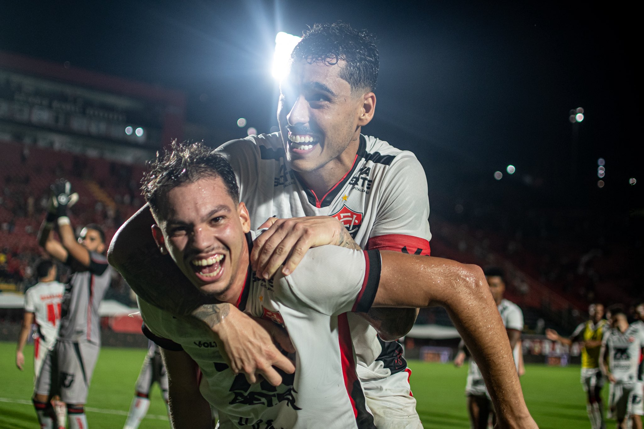Imagem - Vitória bate o Fortaleza e vence a primeira no Brasileirão