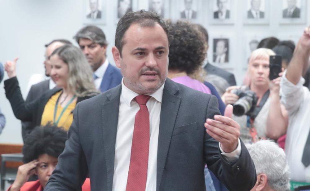 Imagem - Glauber Braga encerra greve de fome após acordo com Motta